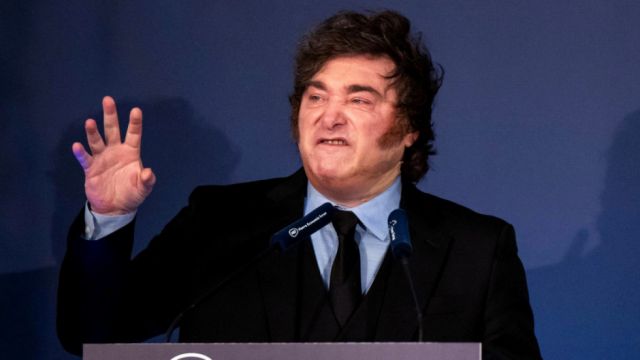 Milei arremete contra Pedro Sánchez en cena de la Fundación Faro