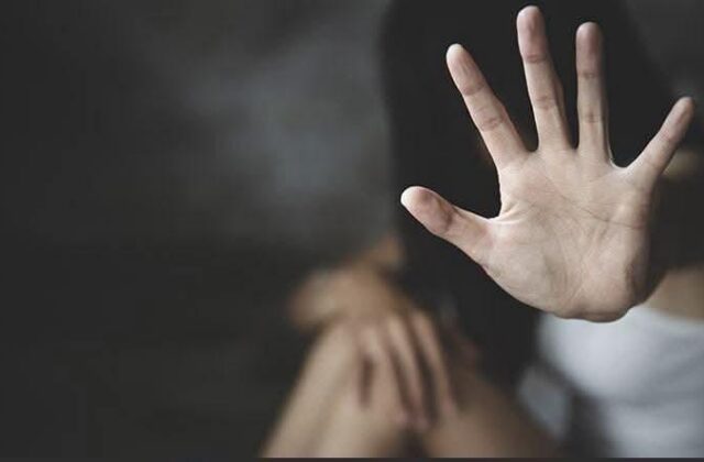 Detienen a joven por agredir a su madre y hermana en Huanuni