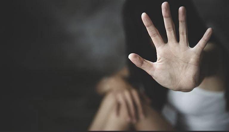Detienen a joven por agredir a su madre y hermana en Huanuni