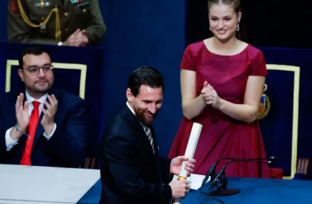 Lionel Messi se convierte en el primer futbolista en recibir el Premio Princesa de Asturias