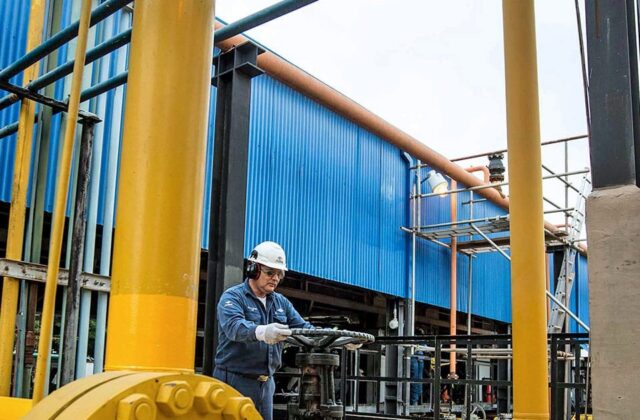Bolivia evalúa importar gas de Argentina ante decreciente producción