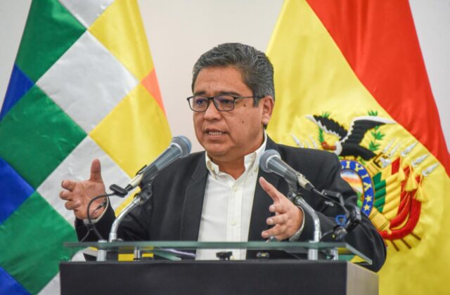 Gobierno implementa crédito productivo para transporte automotor