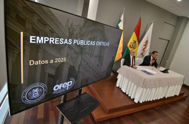 Debate sobre el futuro de empresas públicas en Bolivia