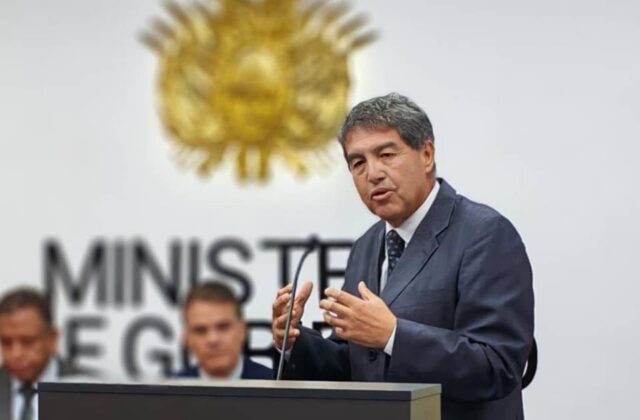 Hernán Paredes deja el cargo de viceministro de Régimen Interior, Peter Maldonado asumirá el puesto