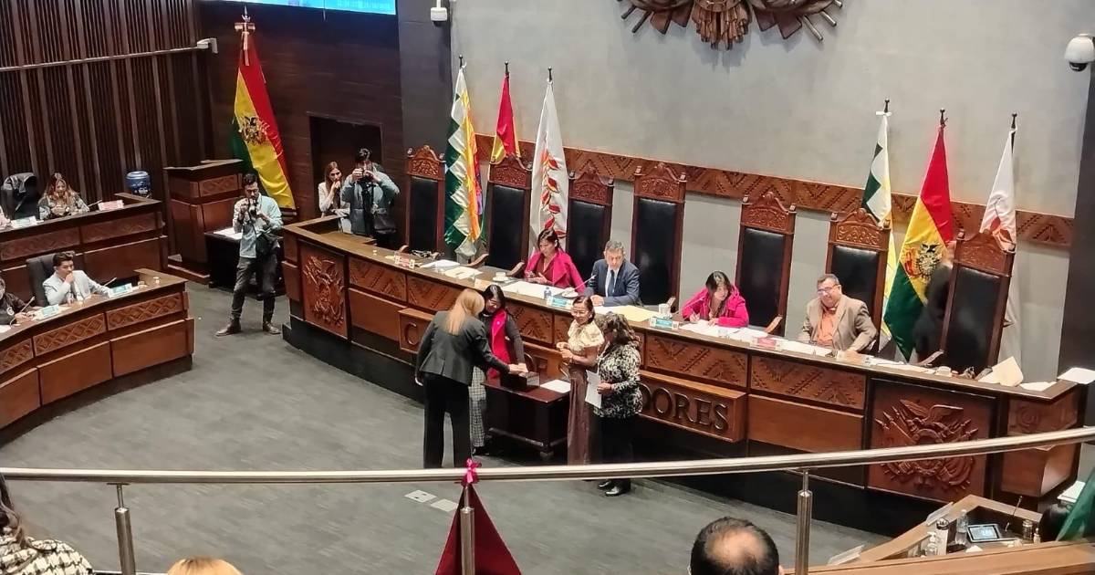 Reelección de Diego Ávila en la Presidencia del Senado