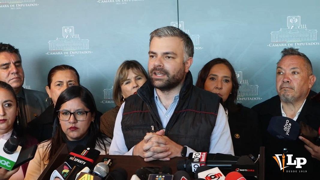 Defensa de Libre hacia Tuto Quiroga tras acusaciones de Oviedo