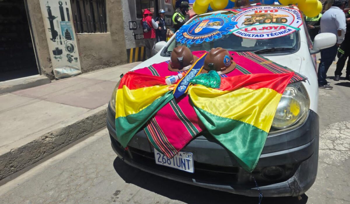 Intervención policial evita ingreso de alcohol en la Entrada Universitaria de Oruro