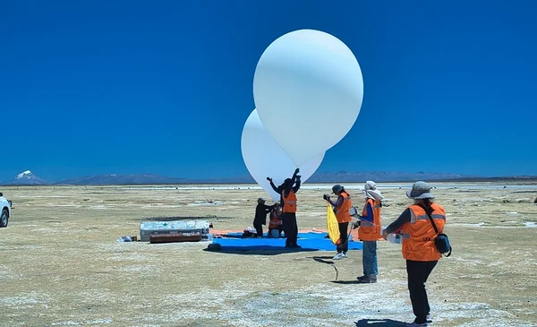 Investigadores de UMSA utilizan globos aerostáticos para la investigación climática en Oruro