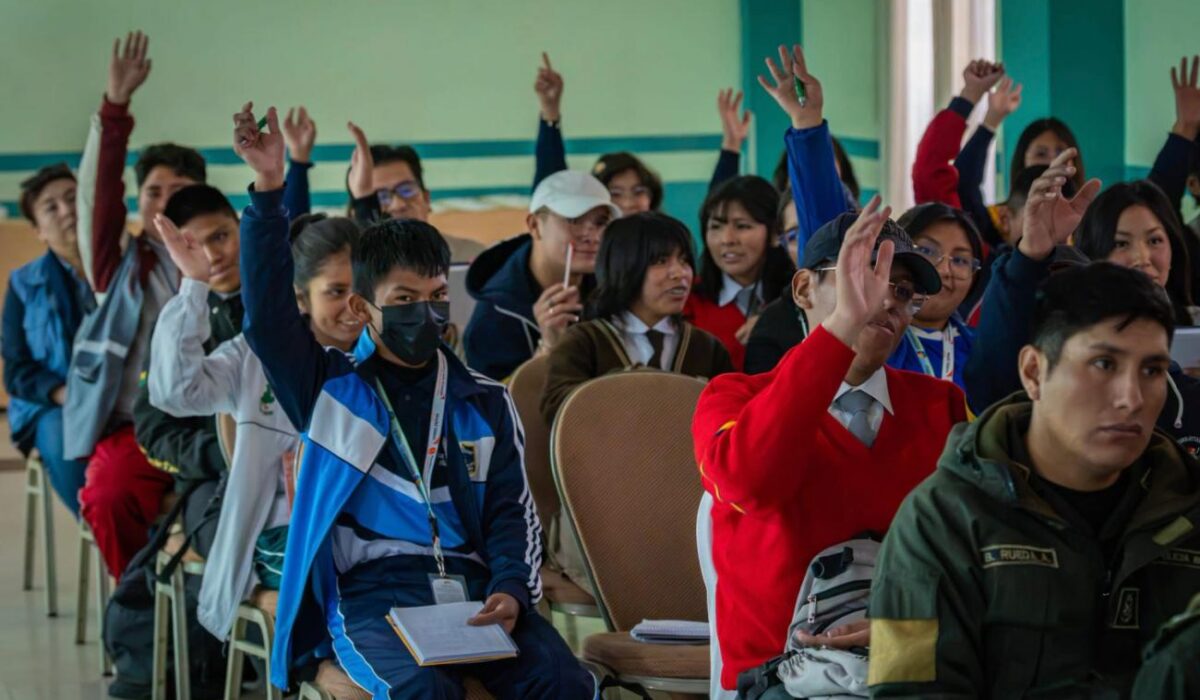 Oruro presenta proyecto de ley para combatir la violencia digital