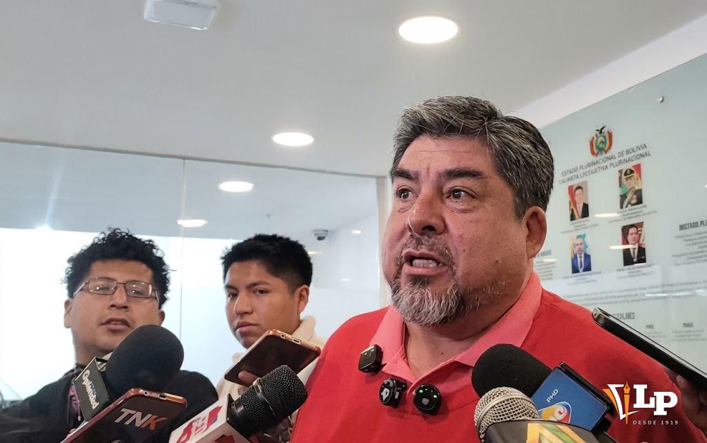 Zegarra defiende la autonomía parlamentaria ante acusaciones de Quiroga